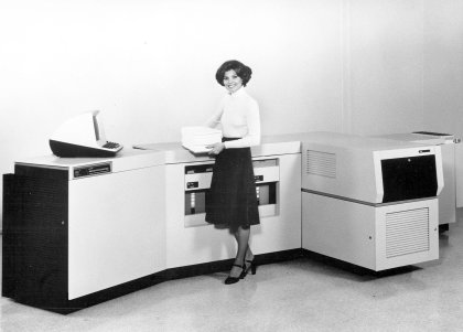 pierwsza drukarka laserowa